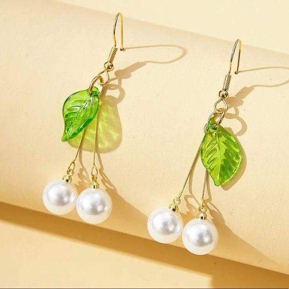 Jewelry - White Cherry Glamorous Faux Pearl & Leaf Drop Earrings